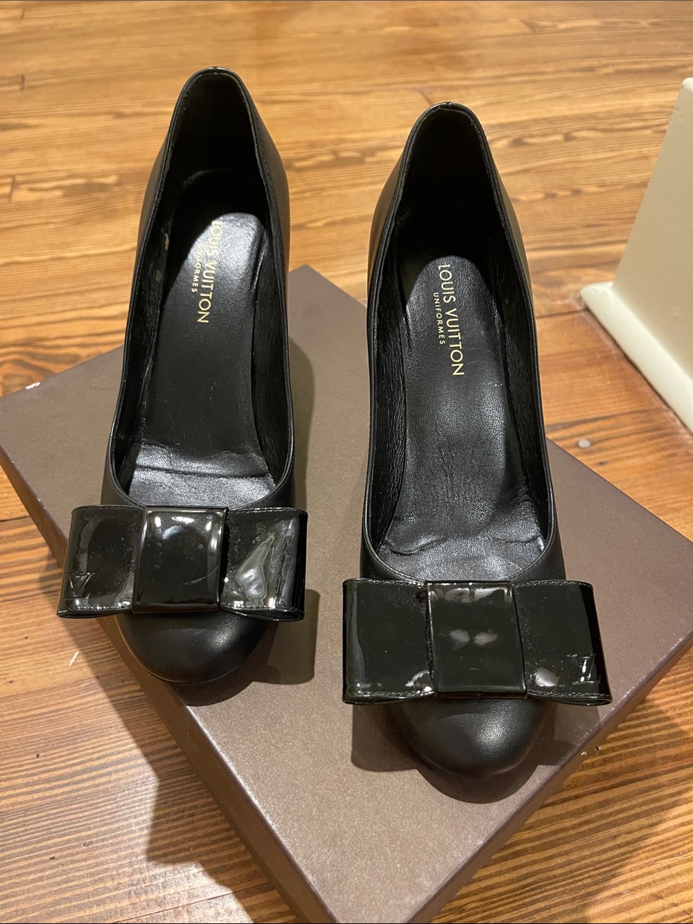 Louis Vuitton Black Patent Bow Pumps